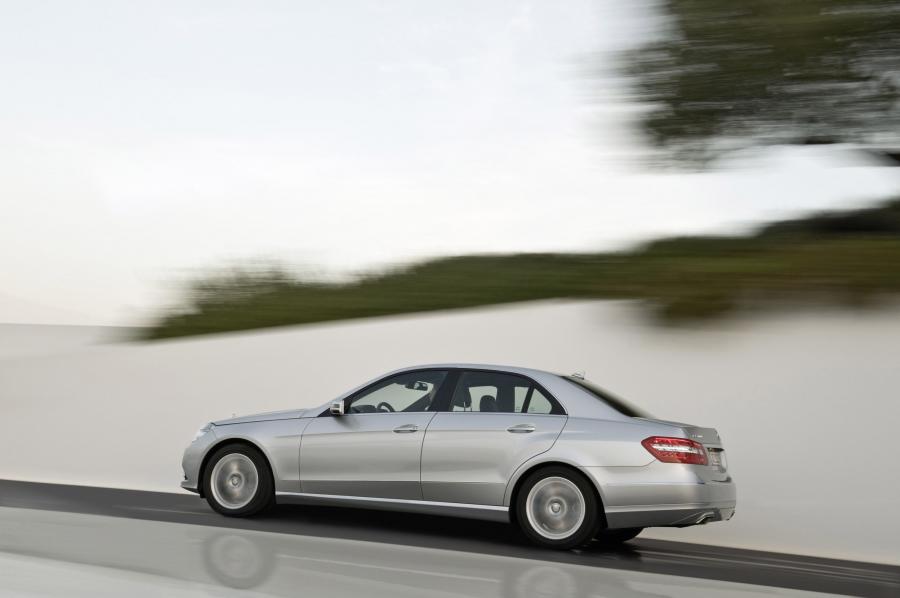  Mercedes-Benz E-Class 2010 года  (фото 23 из 128)